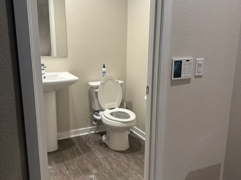 712 Highline Way — Photo 10