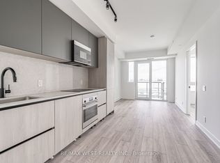 108 Peter St #2601, Toronto, ON M5V 0W2