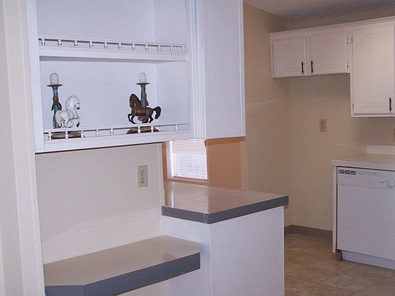 Handy Ofc Next to Kitchen