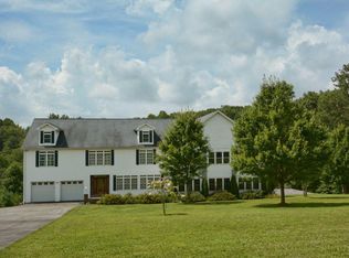 581 Clines Country Rd, Lashmeet, WV 24733