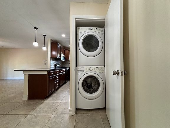 5th image of 1251 NW 13th St APT 439C