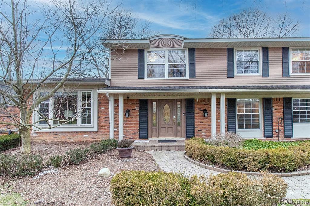 4544 Valleyview Dr, West Bloomfield, MI 48323 Zillow