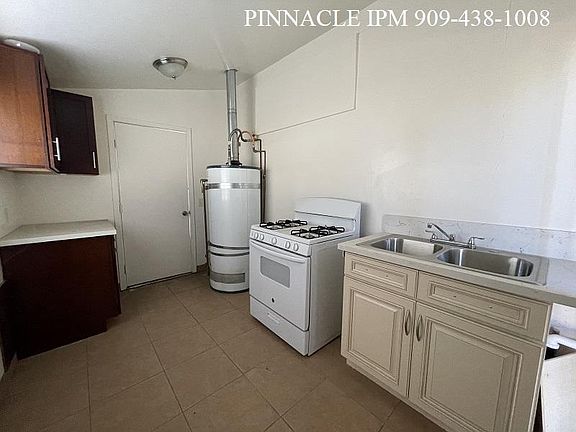 4th image of 963 Price Ave #F