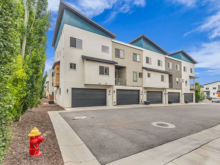 2250 N 475 W — Photo 34