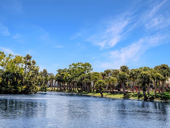 4th image of 300 SE Saint Lucie Blvd #10-201