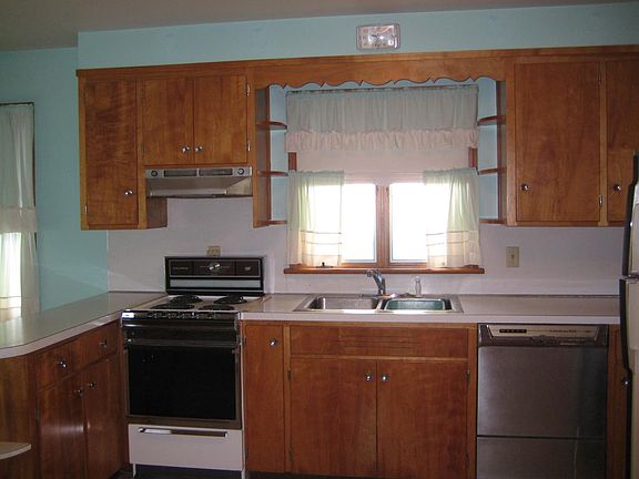 5th image of 432 Percy St S