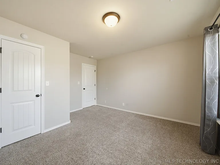 13328 S 21st Pl — Photo 14
