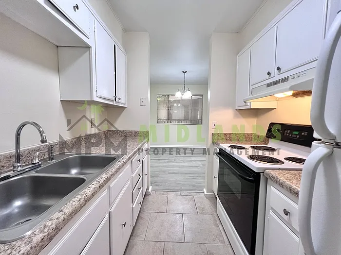 1208 Bush River Rd #F5 — Photo 12