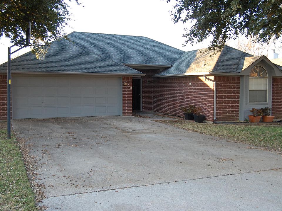 1st image of 288 Casie Ct