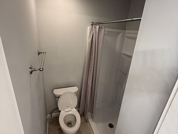 4th image of 5539 Campus Dr