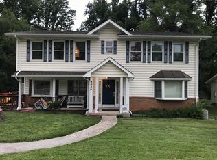 9430 Braddock Rd, Fairfax, VA 22032