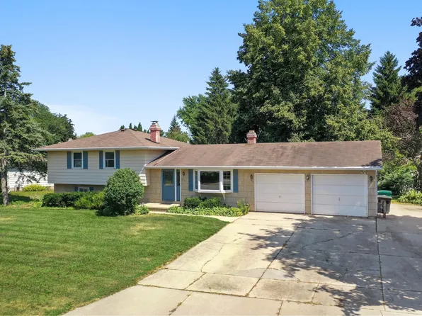 2461 Downy St, Green Bay, WI 54303