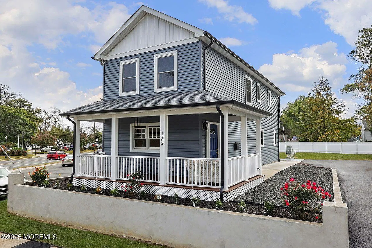 3 bed, 1316 sqft, $4,000 — Photo 1