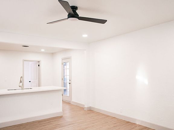 4th image of 610 E San Juan Ave #610
