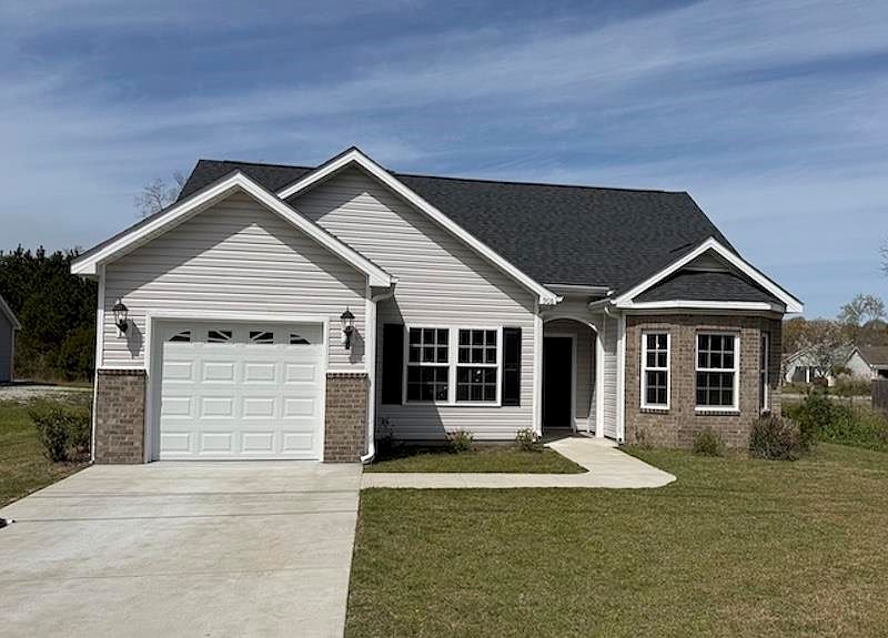 1st image of 908 Sandridge Rd.