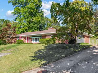 38 Cardigan Dr, Saint Louis, MO