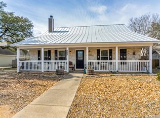 622 N School St, Boerne, TX 78006