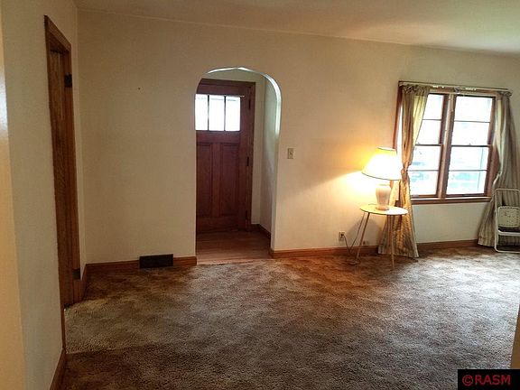 3rd image of 707 N Hennepin St