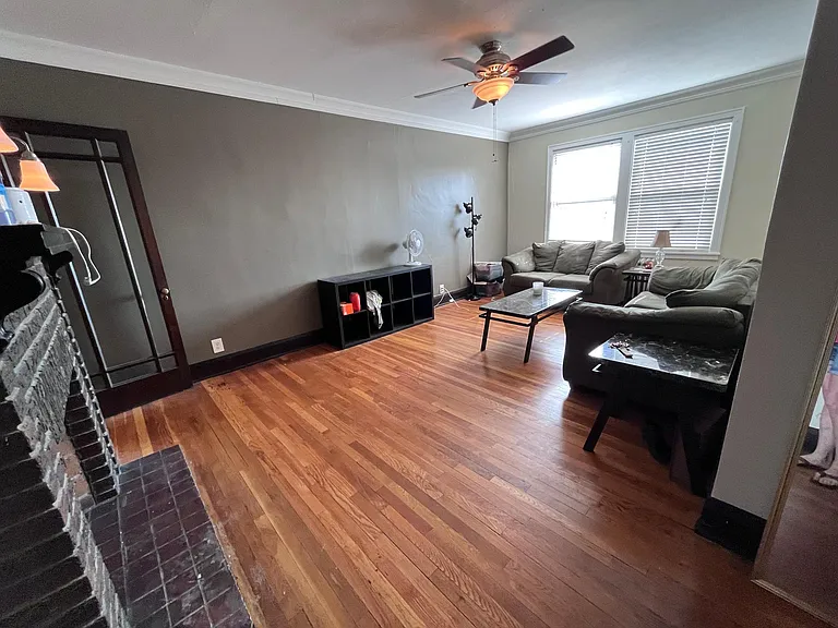 2517 Bryant Ave S #103 — Photo 12
