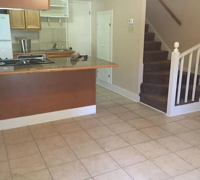 218 Lake Ave — Photo 2