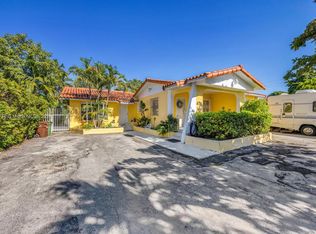 471 SE 6th St, Hialeah, FL 33010