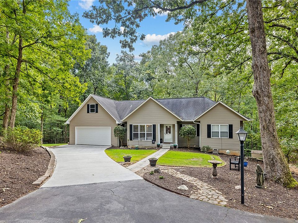 1st image of 120 Warpaint Ln