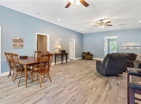 3rd image of 32027 Pats Ln
