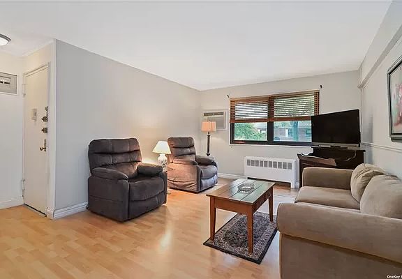 4th image of 155-09 86th St #4