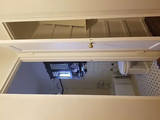 Rented by NYC Realty Brokers LLC | media 9