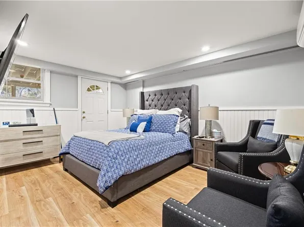 2724 East 27th Street image 19 of 34