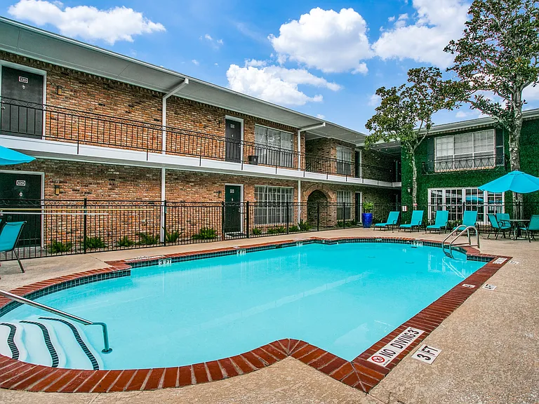 Bellaire Oaks Apartments — Photo 26