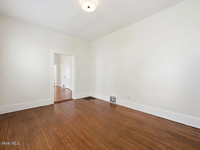 511 Middle St #A — Photo 19
