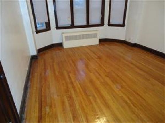 4th image of 6955 S Maplewood Ave #1