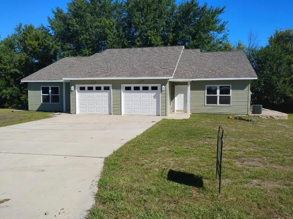 125 Douglas St, Jesup, IA 50648