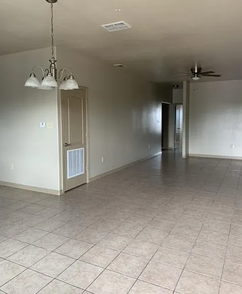 2201 E Travis St #108 — Photo 6