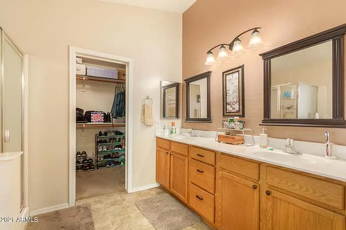 2638 S 85th Dr — Photo 10