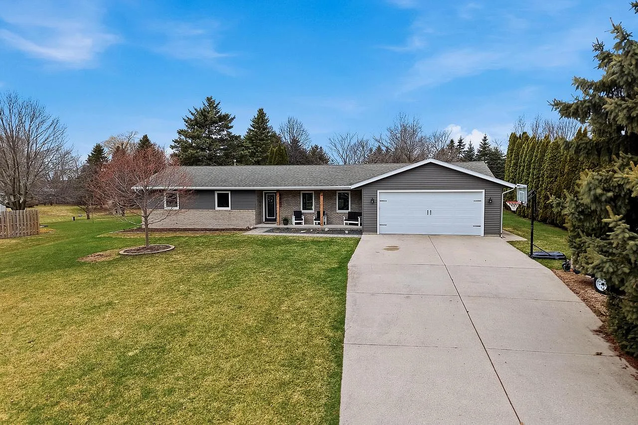 3572 North 49th STREET photo 1