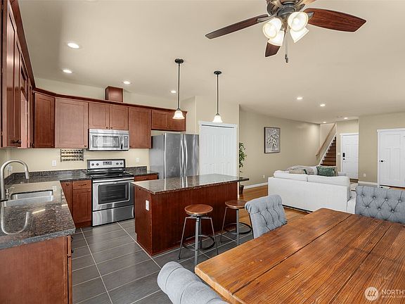 5th image of 10250 17th Avenue SW