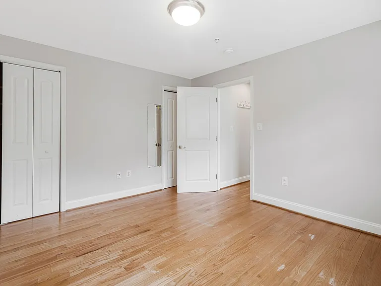 410 15th St NE #2 — Photo 18