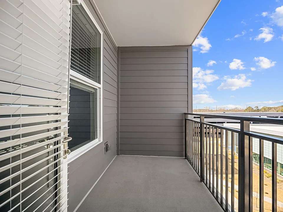 Centro at Pine Nash apartments community photo