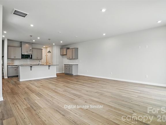 3rd image of 1223 Vibrant Rd