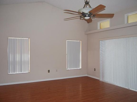 4th image of 4190 Creekwood Ln #0
