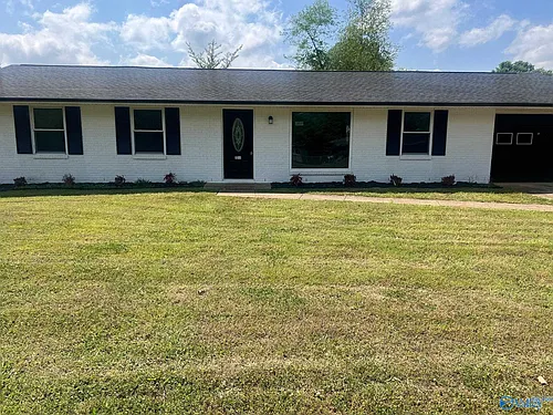 2211 Penhall Dr NE Photo 1