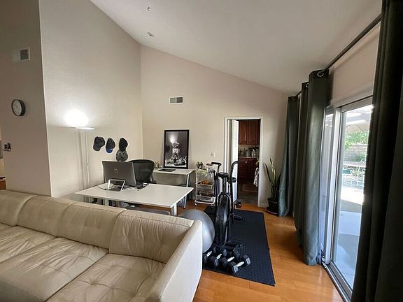 4th image of 25365 Cariz Dr
