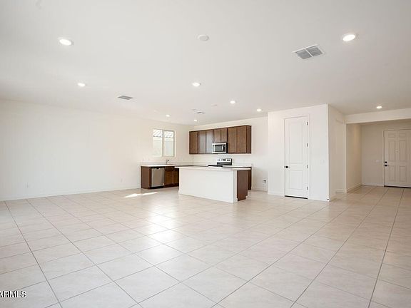 4th image of 1440 E LINDA Drive