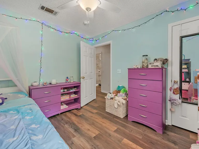 5246 Sewell Rd — Photo 16