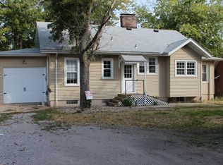 16 E F St, Belleville, IL 62220