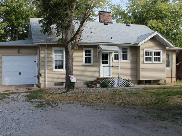 16 E F St, Belleville, IL 62220