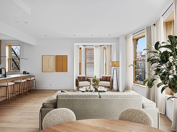2nd image of 168 Hancock St Floor 3