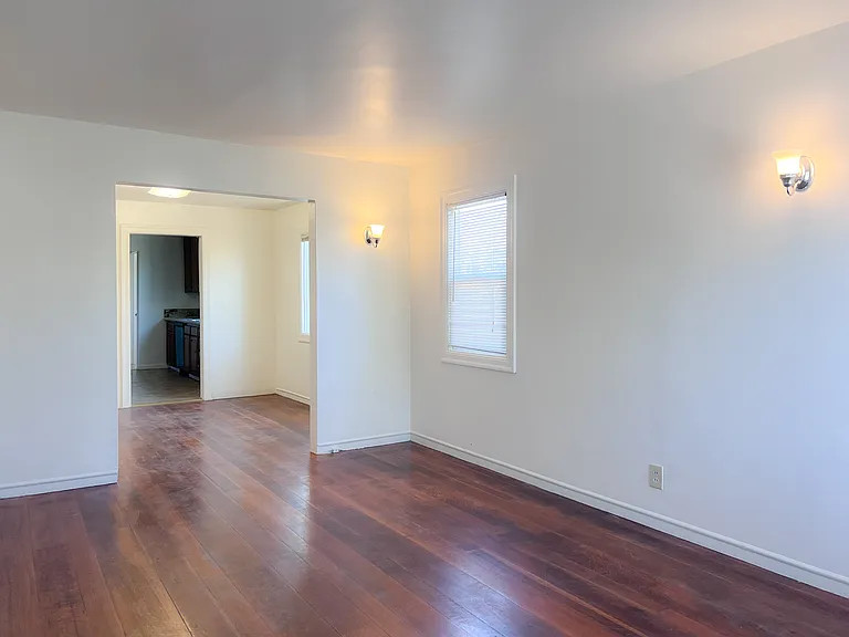 1054 Cornell Ave — Photo 3